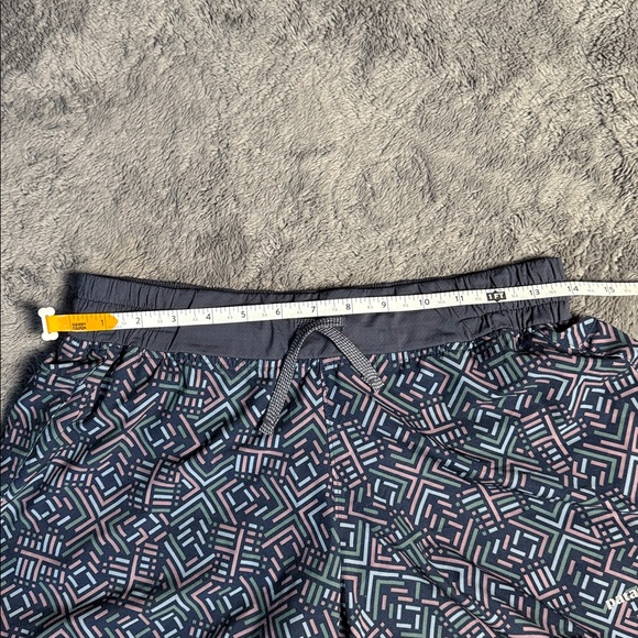 Patagonia Nine Trails 6” Shorts Size Small Star Dash Classic Navy 57630 - Picture 10 of 12